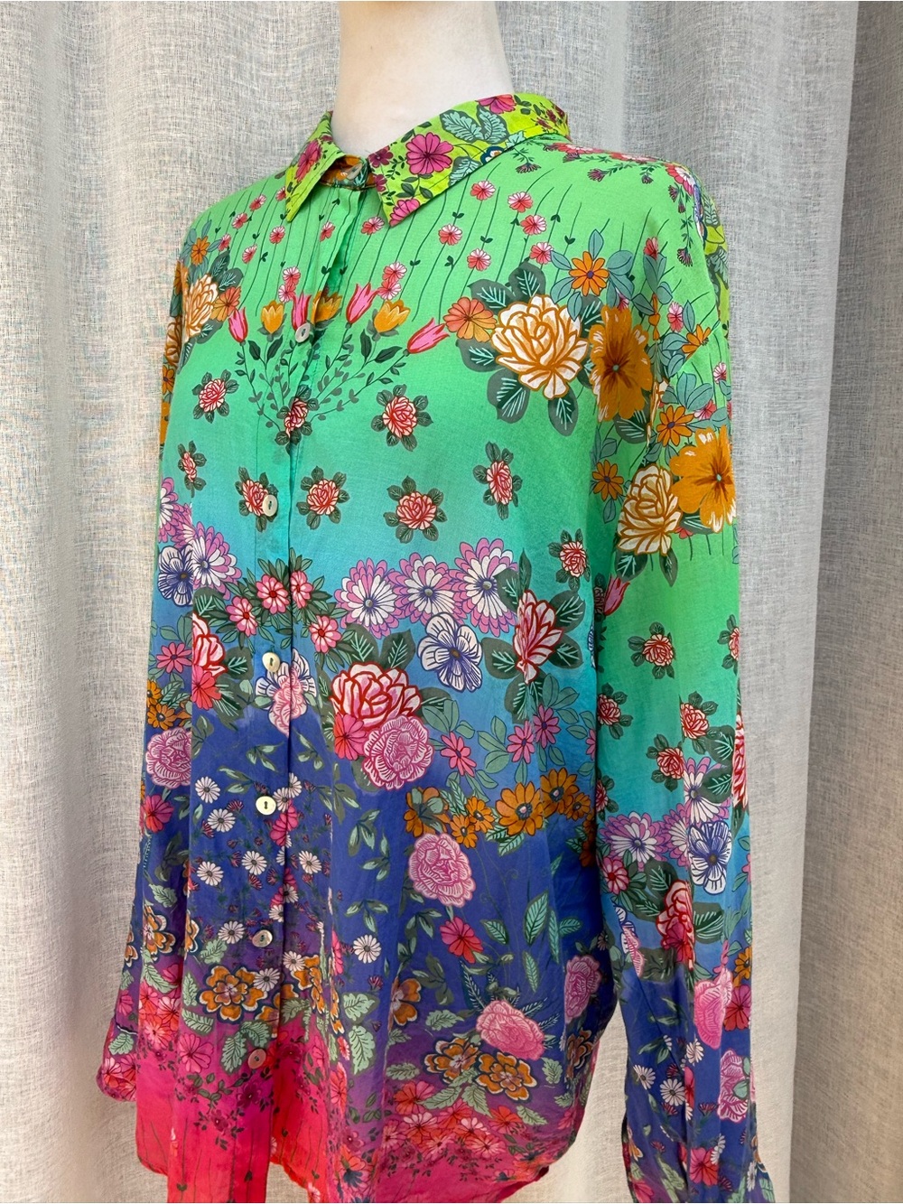 Johnny Was colorful floral button down shirt Rainbow Field Henley Popover tunic - Picture 6 of 10